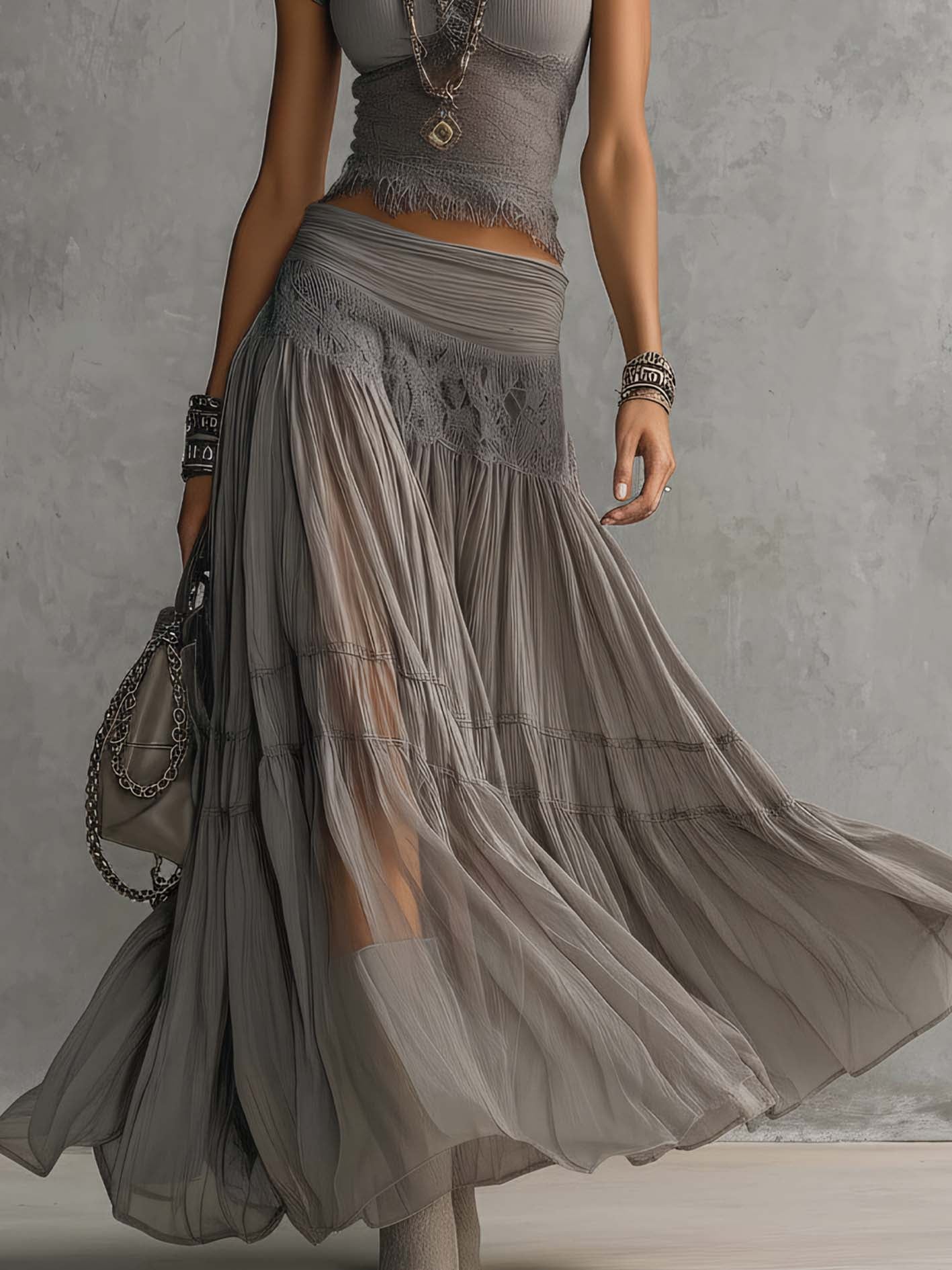 Christine | Conjunto top gris con paneles de encaje y falda larga plisada — foto 4