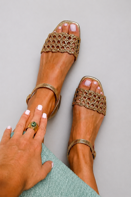 Sandalias planas con punta cuadrada