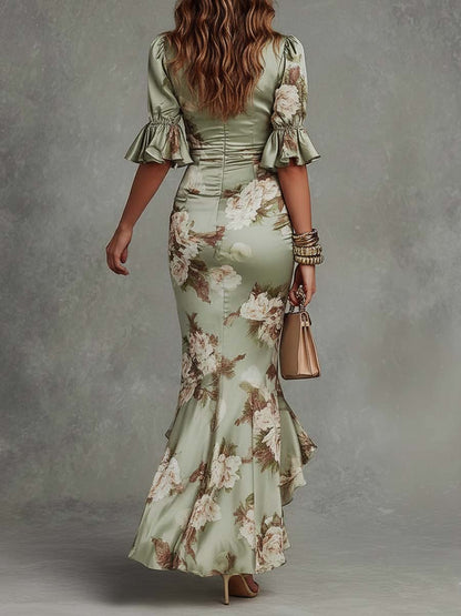 Anne | Vestido largo asimétrico de satén verde con escote en V, mangas abullonadas y estampado floral — foto 3