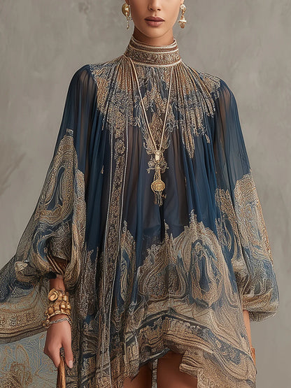 Agathe | Vestido corto asimétrico de muselina azul marino con cuello alto y estampado barroco — foto 4